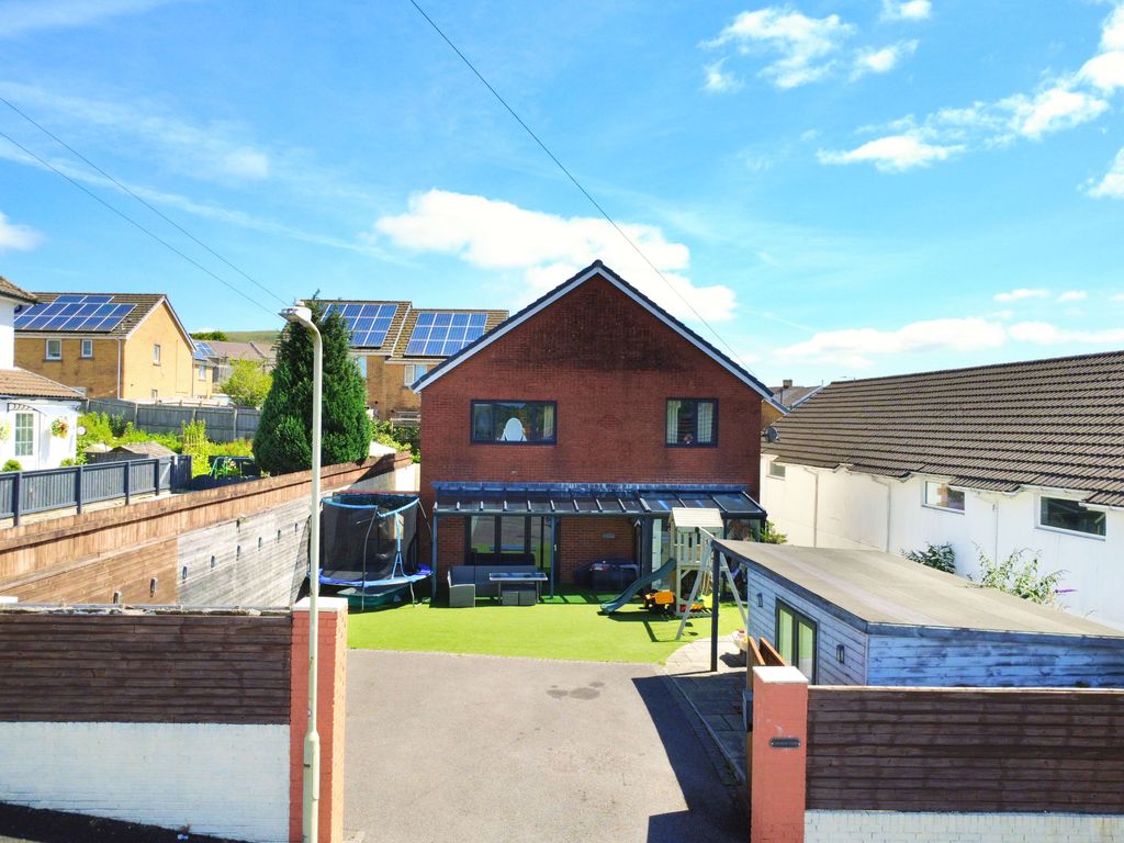 Property photo 1 of 27
