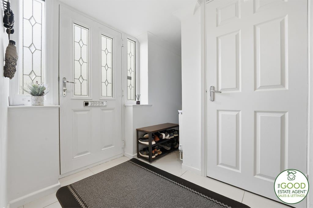 Property photo 3 of 33