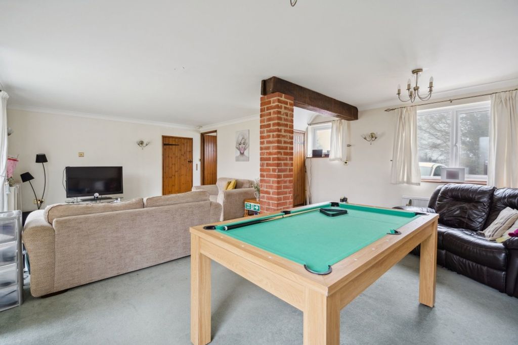 Property photo 3 of 9