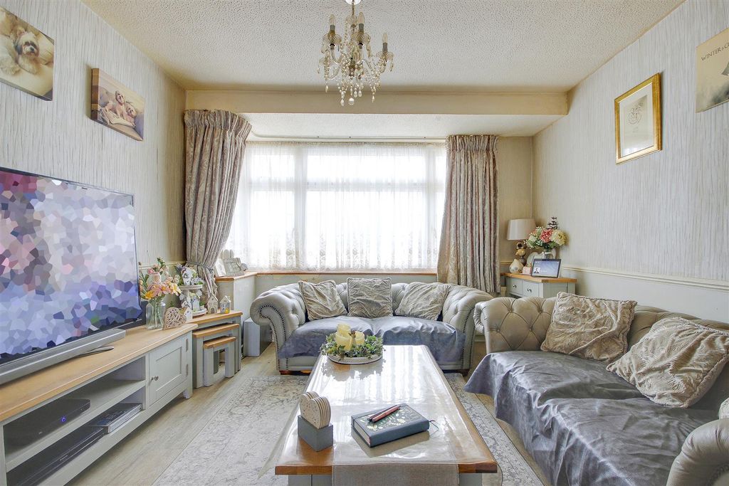 Property photo 2 of 20