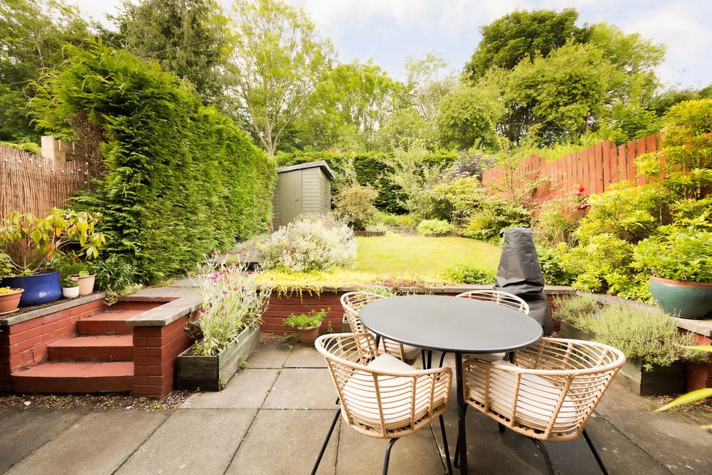 Property photo 2 of 27