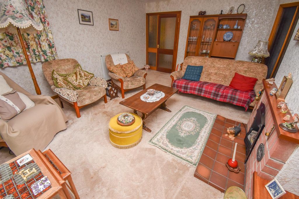 Property photo 2 of 30 Lounge (2)-2.Jpg