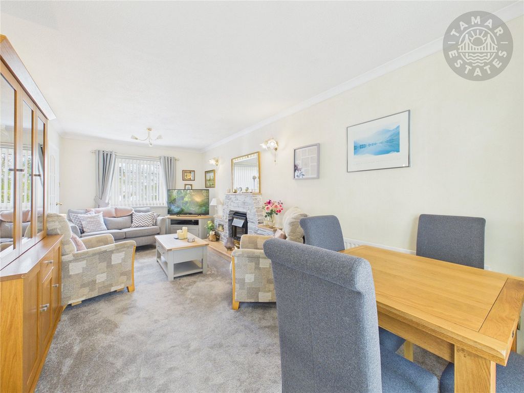 Property photo 2 of 16 Lounge/Dining Room