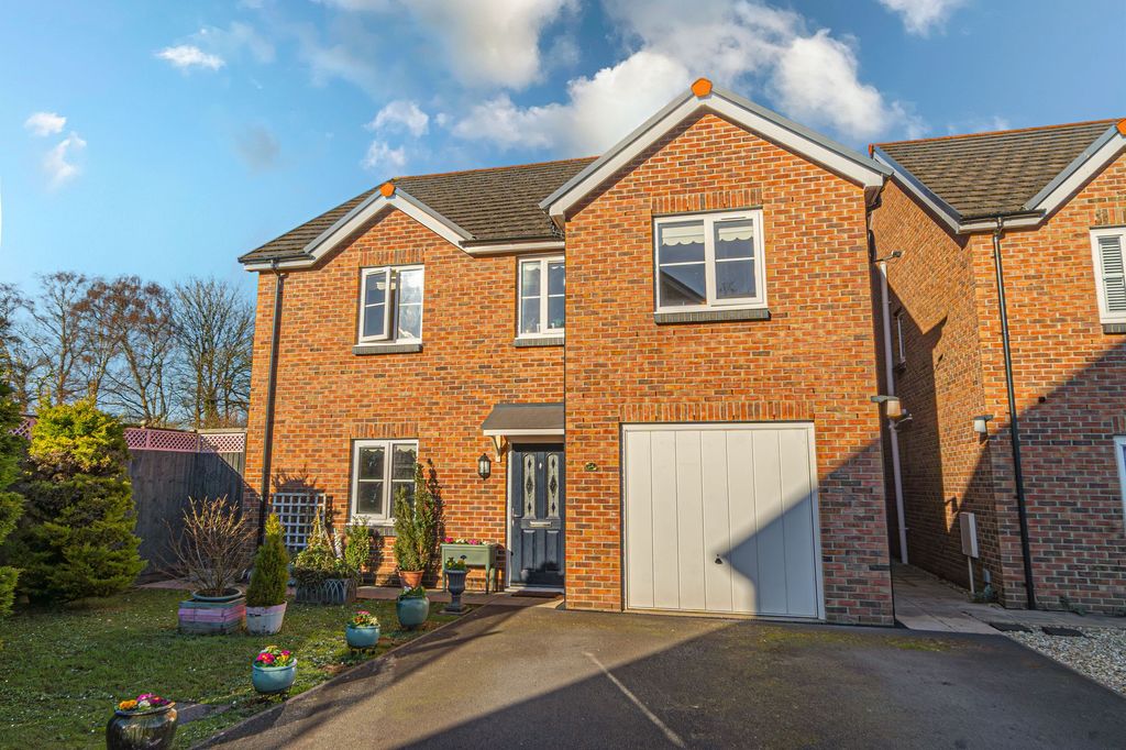 Property photo 1 of 44