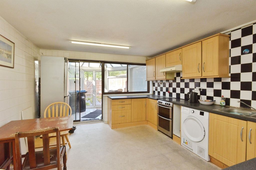 Property photo 3 of 20