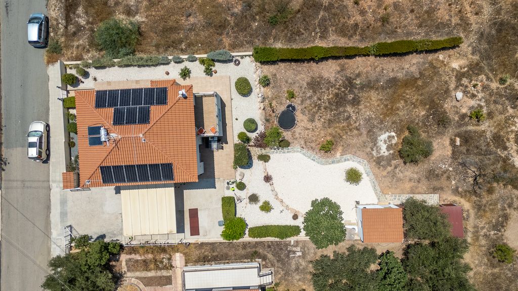 Property photo 2 of 47