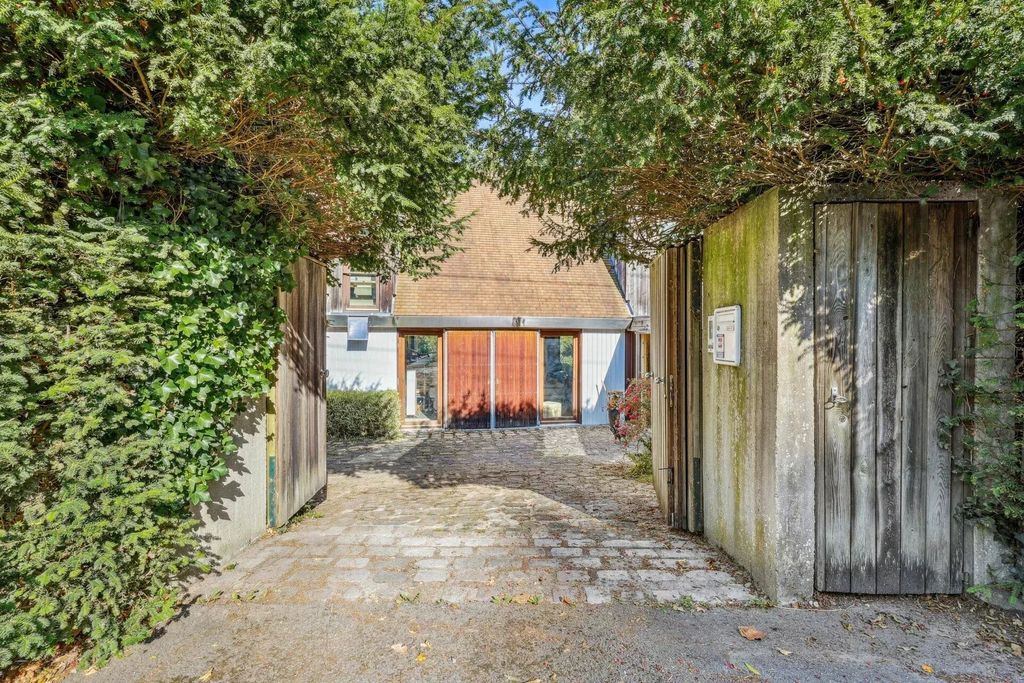 Property photo 1 of 21 La Celle Sur Morin (77) - Contemporary Wood-Frame Home With Exotic Garden And Pool – 1 Hour From Paris