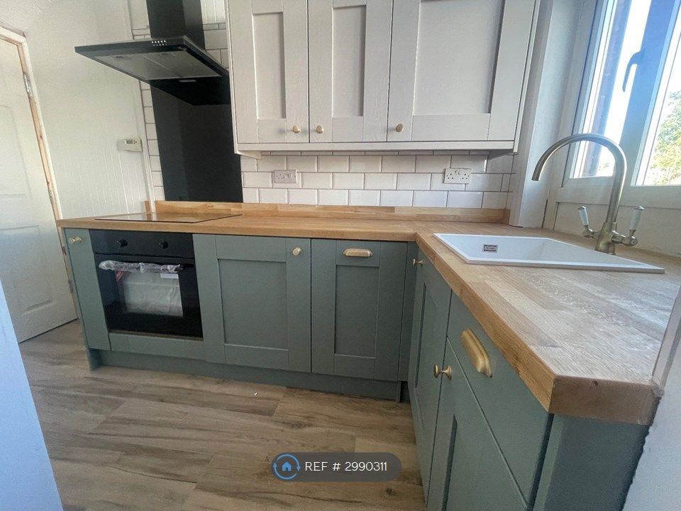 Property photo 3 of 33