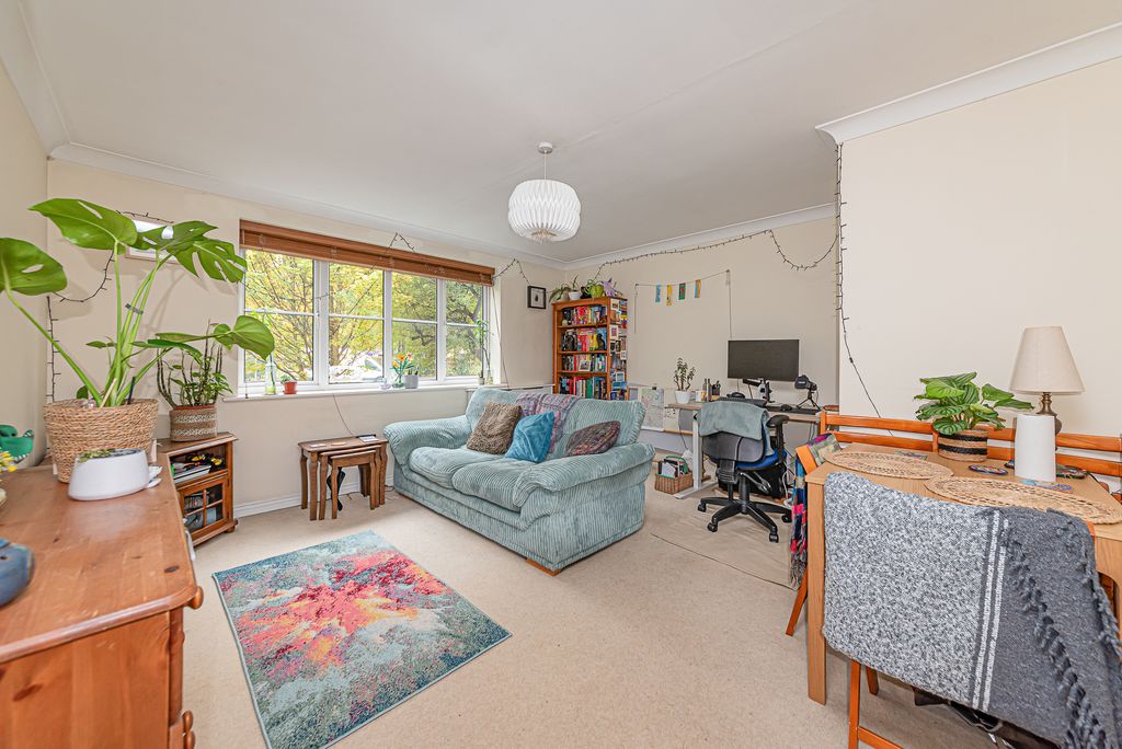 Property photo 2 of 7 Living Room