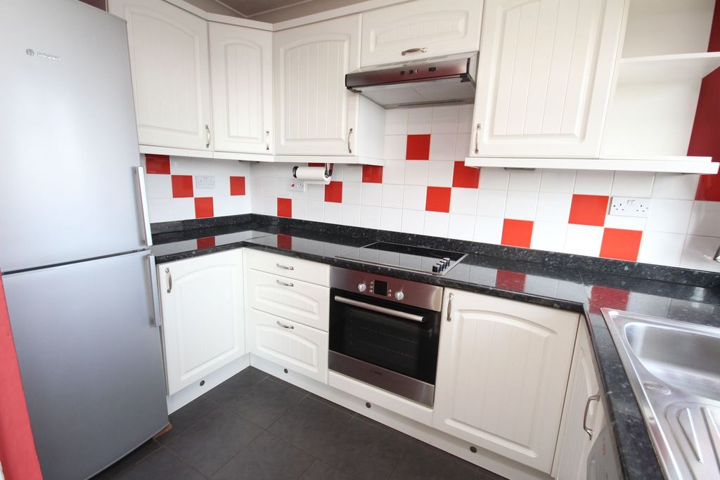 Property photo 2 of 9