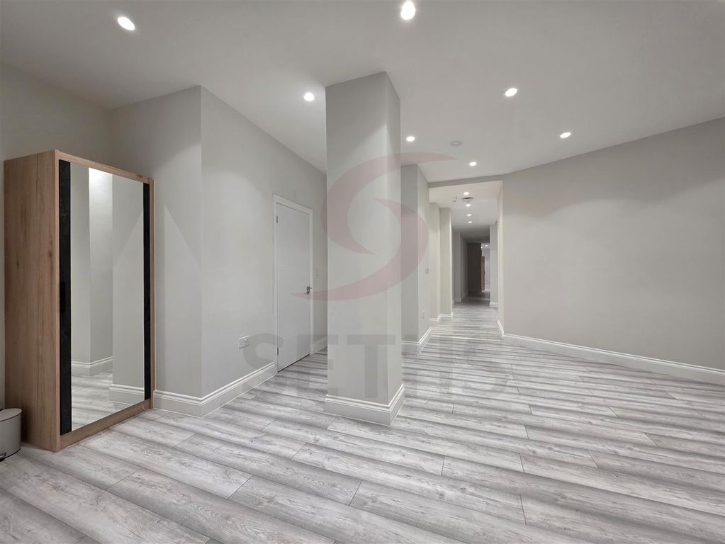 Property photo 3 of 14 Living Room