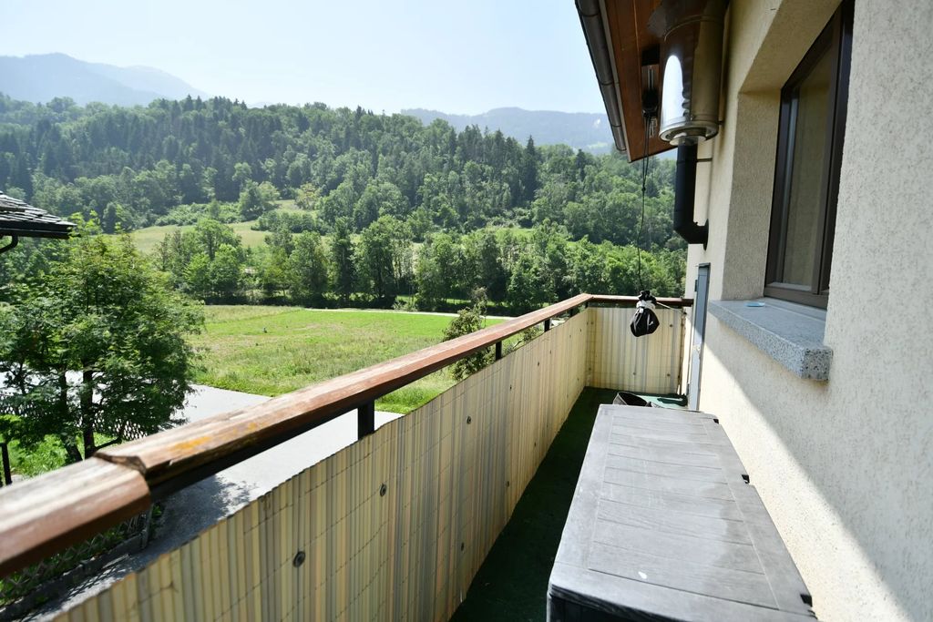 Property photo 2 of 25