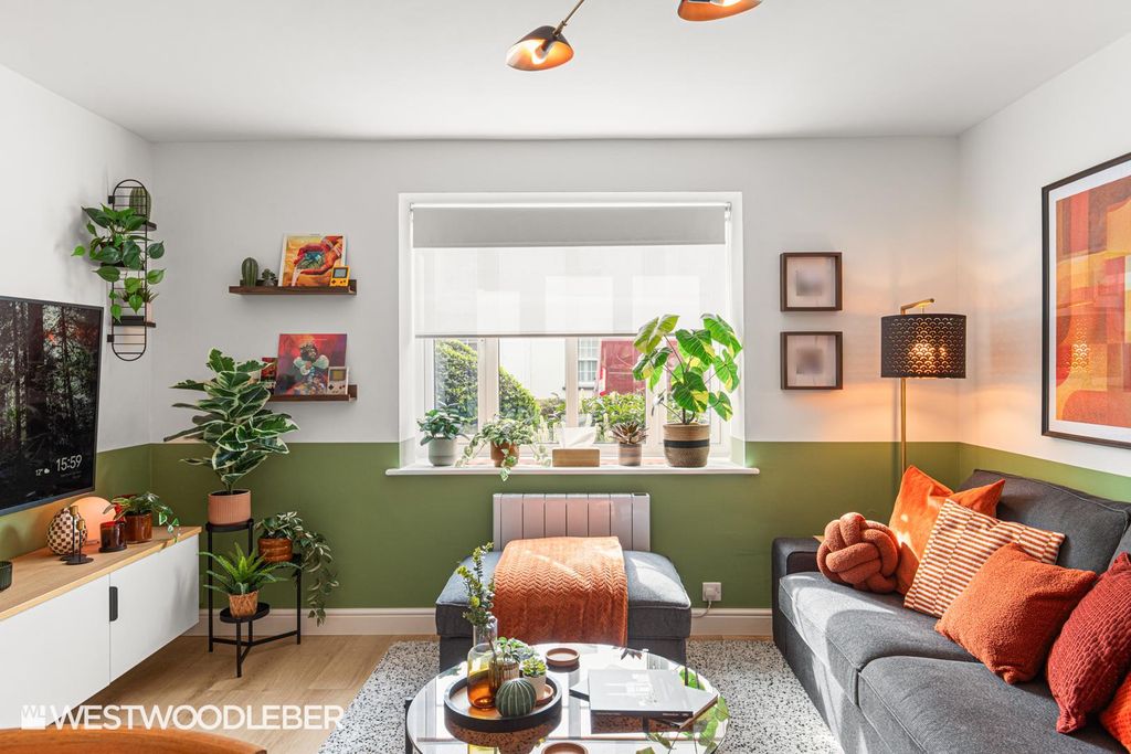 Property photo 3 of 15 Richmondcourt_2.Jpg