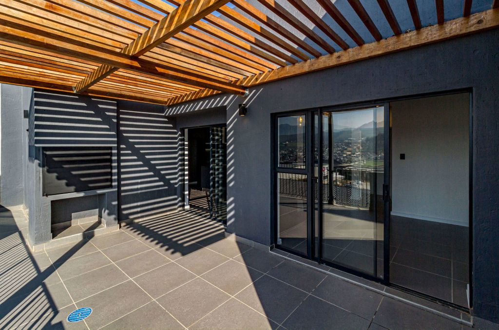 Property photo 2 of 58