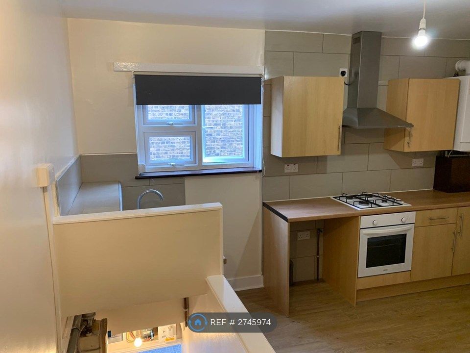 Property photo 2 of 12 Kitchen