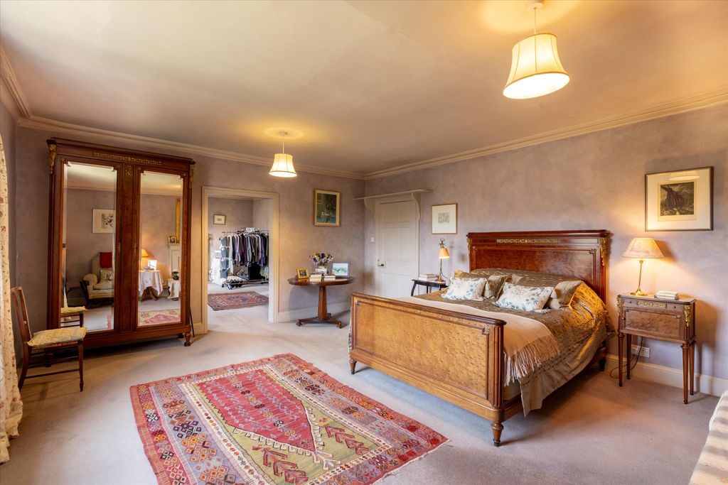Additional image 19 of 5 bed town house for saleSilverless Street, Marlborough SN8