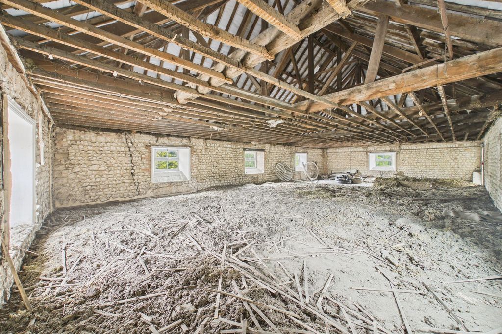 Property photo 2 of 13