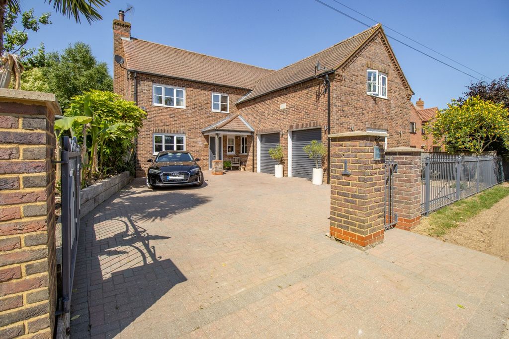 Property photo 1 of 34 2478220