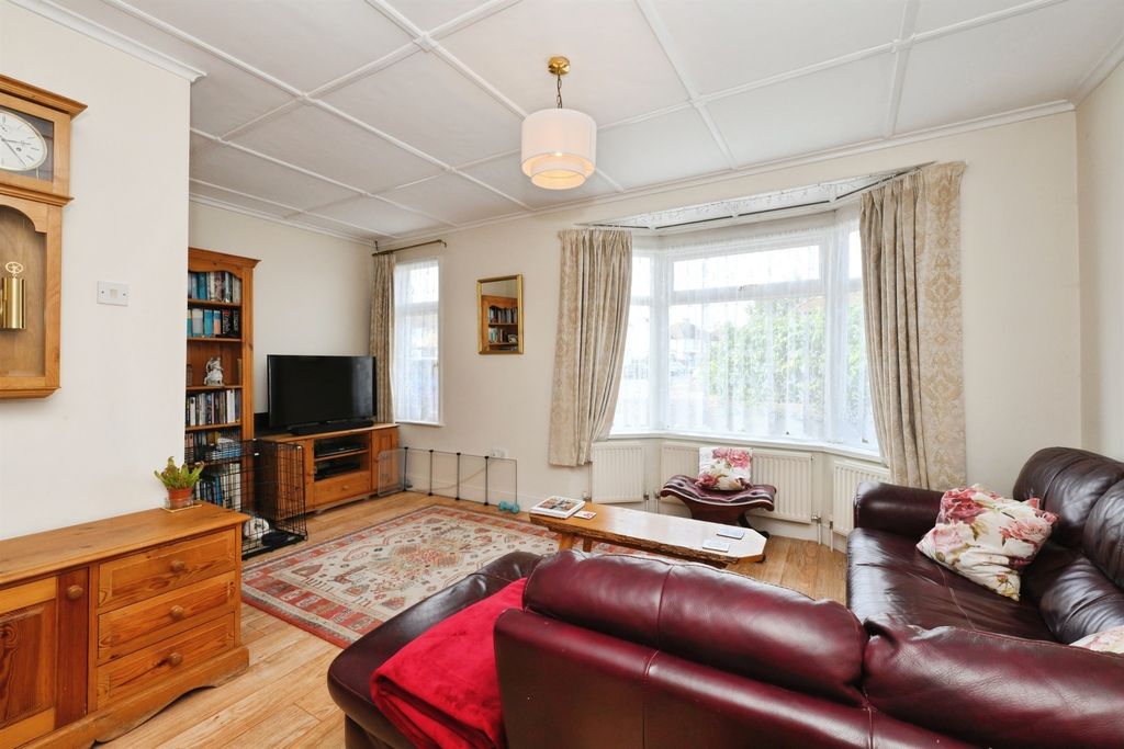 Property photo 2 of 20