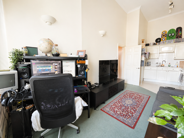 Property photo 3 of 6