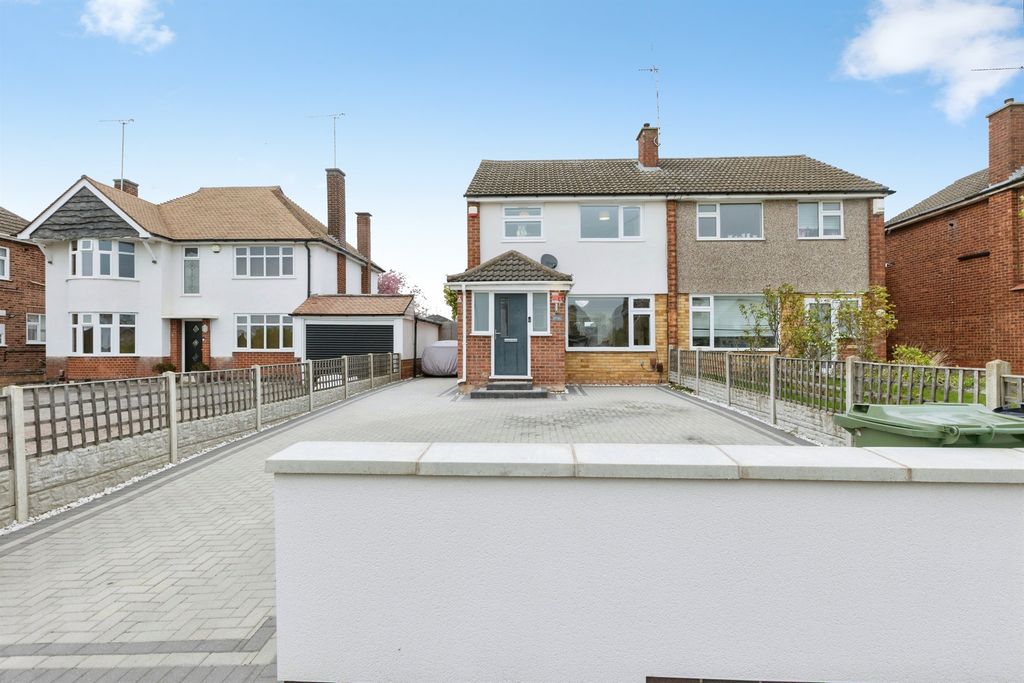 Property photo 2 of 20