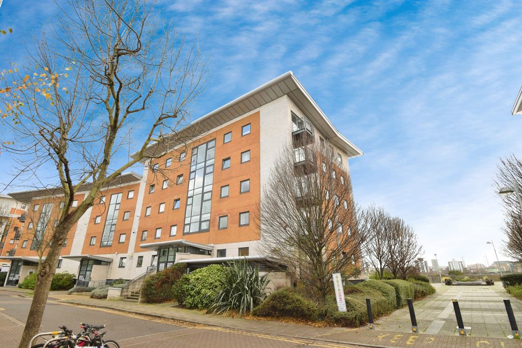 Property photo 3 of 20