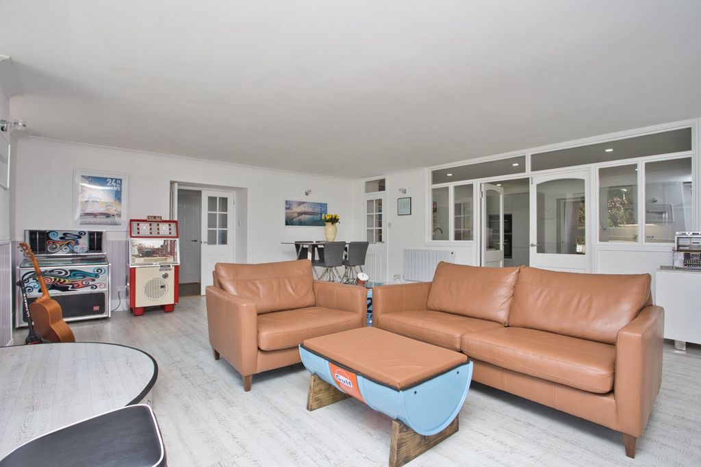 Additional image 5 of 2 bed flat for saleThe Leas, Folkestone CT20