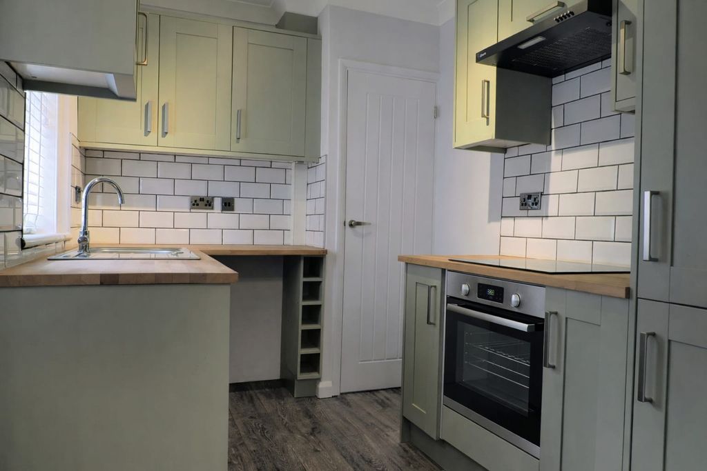 Property photo 2 of 14 1000063502