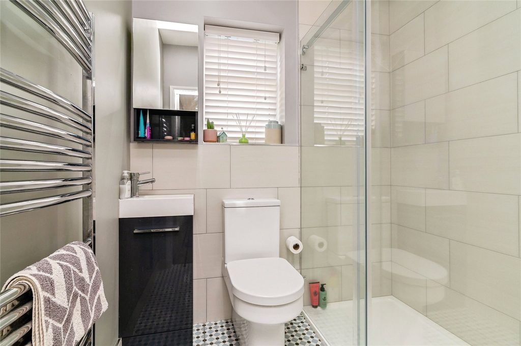 Property photo 3 of 27 Shower Room