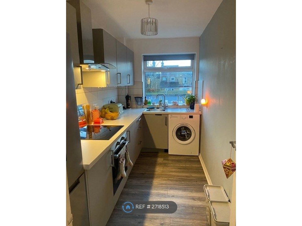 Property photo 3 of 7 Kitchen