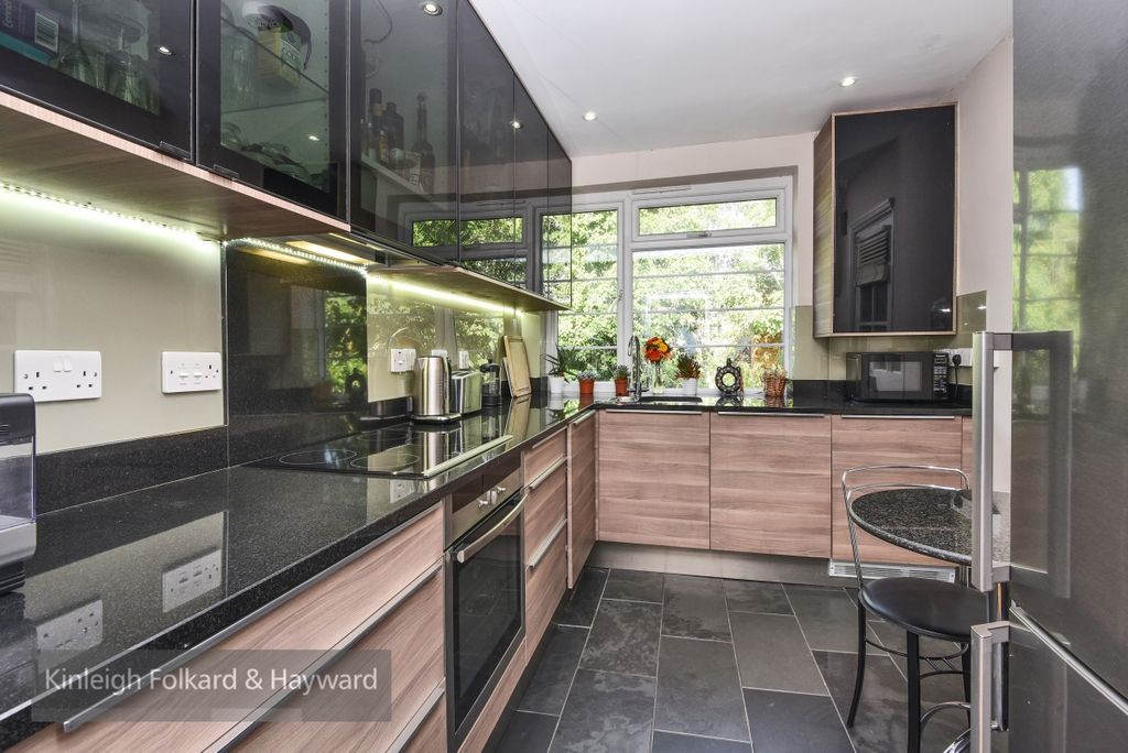 Property photo 3 of 8 332879 (3)W