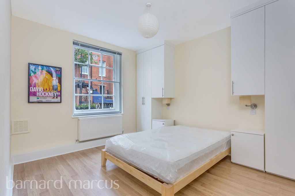 Property photo 2 of 8 Bedroom 1