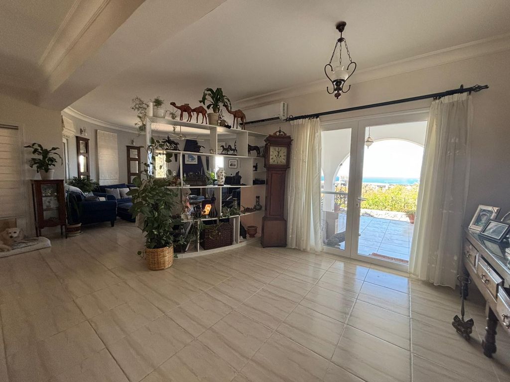 Property photo 3 of 34