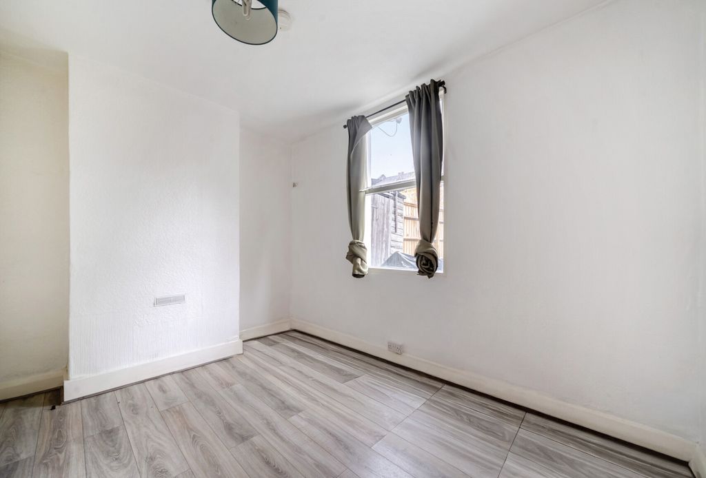 Property photo 2 of 12 1381786-4-6916Fd5...