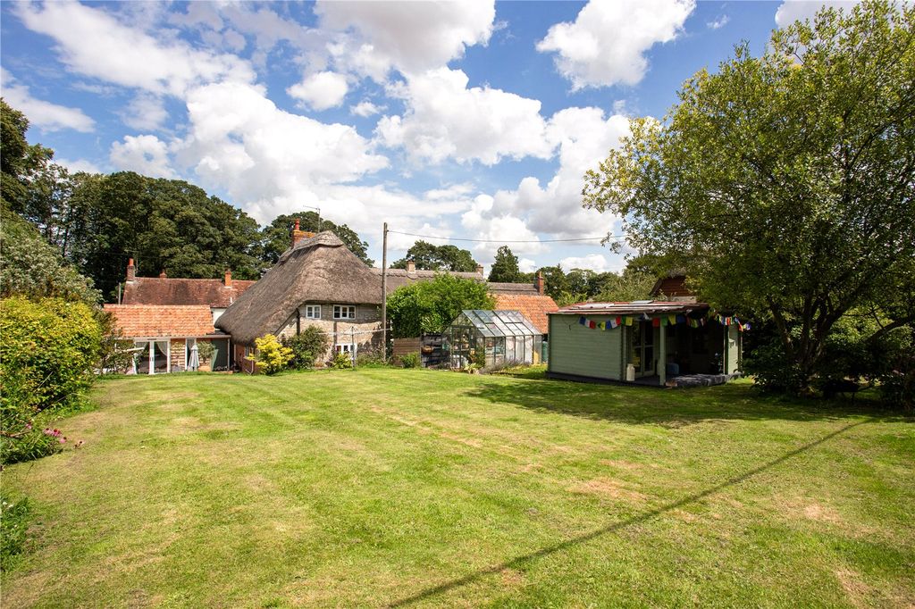 Property photo 2 of 17 Picture No. 25