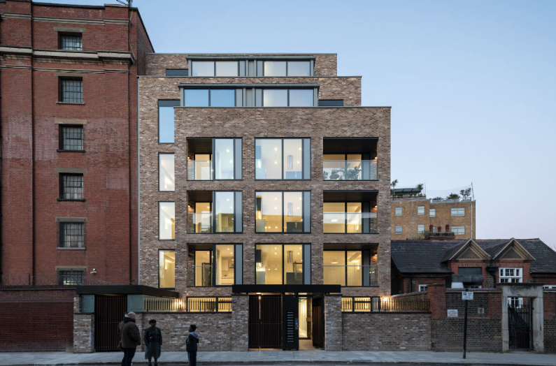 Property photo 1 of 8