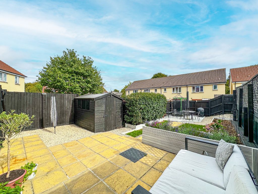 Property photo 2 of 23 5238635