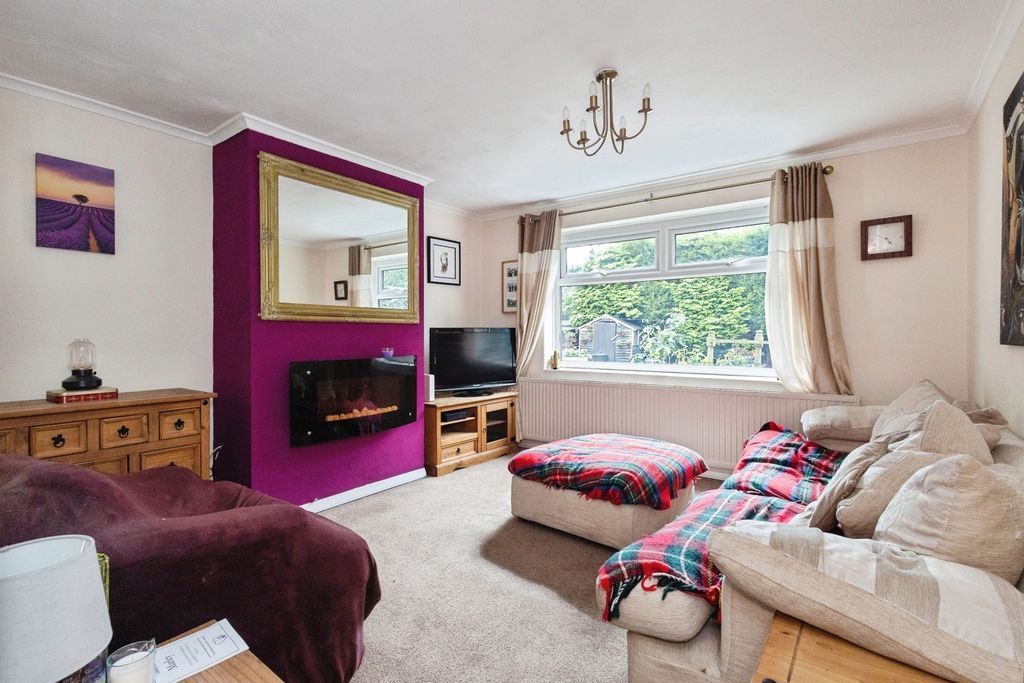 Property photo 2 of 17 Photo