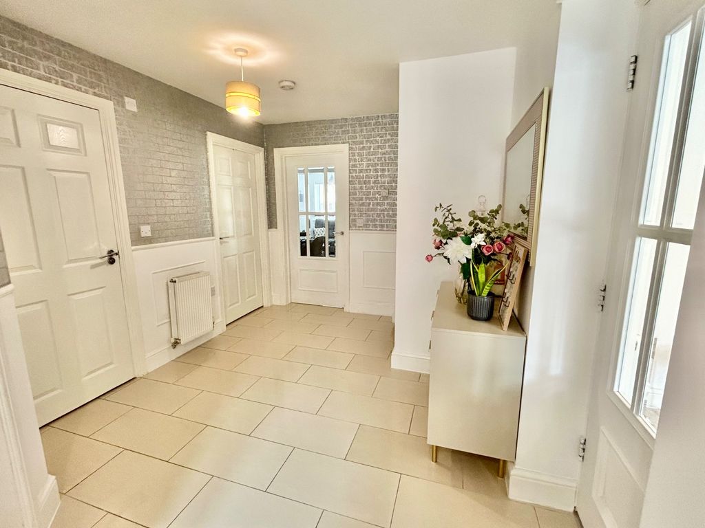 Property photo 2 of 36 4072606