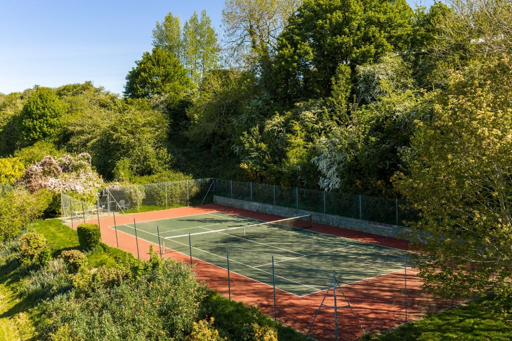 Property photo 2 of 30 Tennis Court