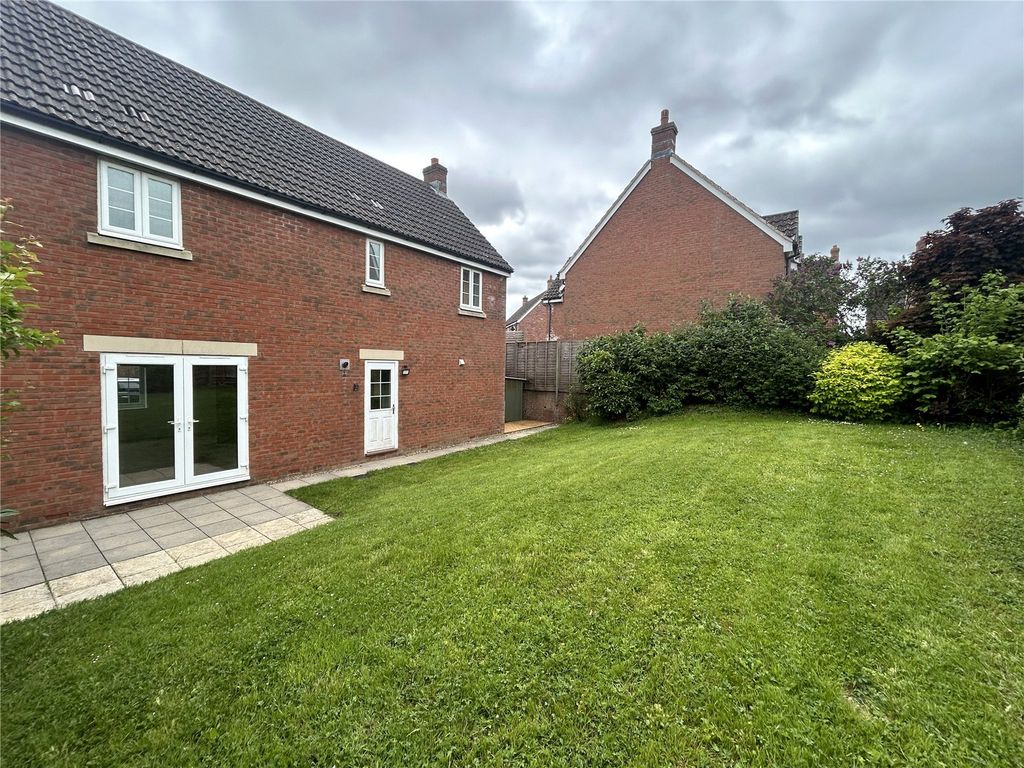 Property photo 2 of 21 Rear Garden