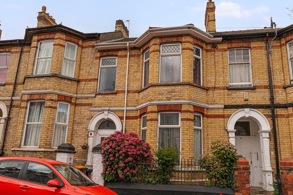 Property photo 1 of 34