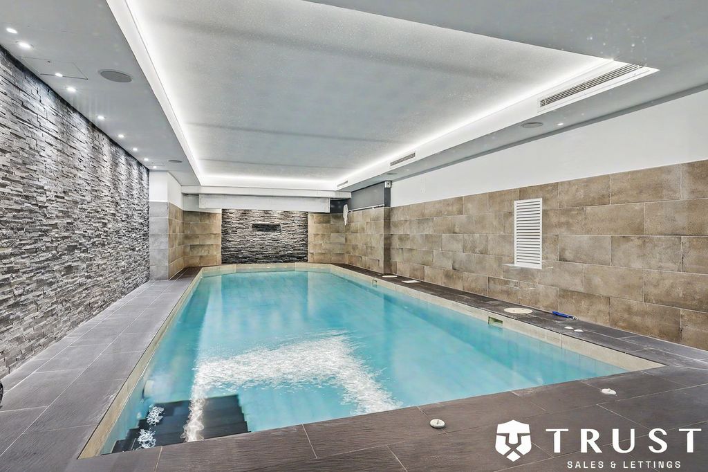 Additional image 67 of 6 bed detached house for saleStation Lane, Birkenshaw BD11