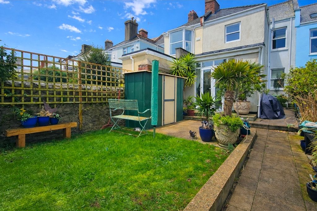 Property photo 3 of 16 Garden