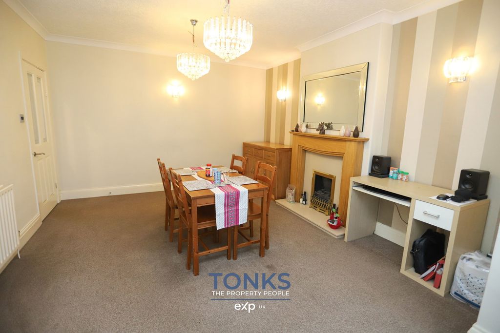 Property photo 3 of 28