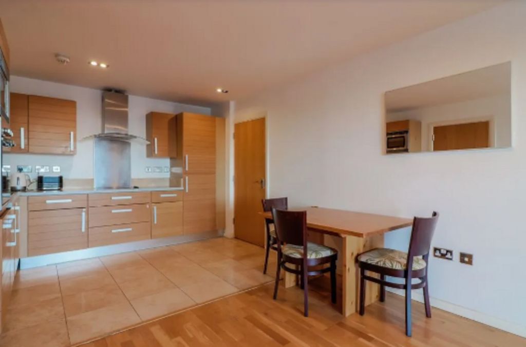 Property photo 2 of 19