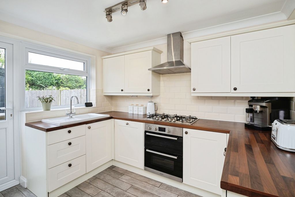 Property photo 2 of 13 Kitchen