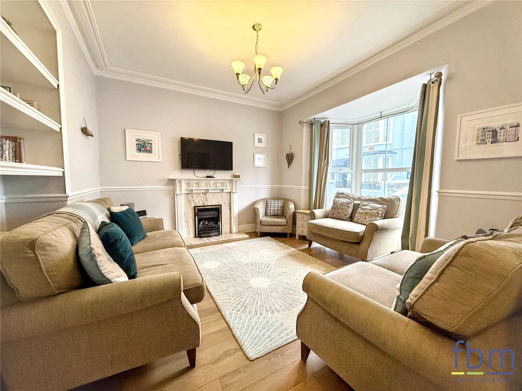 Property photo 2 of 17 Picture No. 01