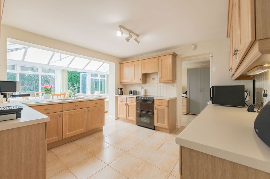 Property photo 3 of 30