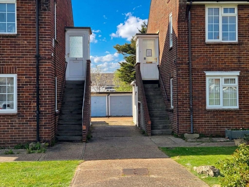 Property photo 2 of 3